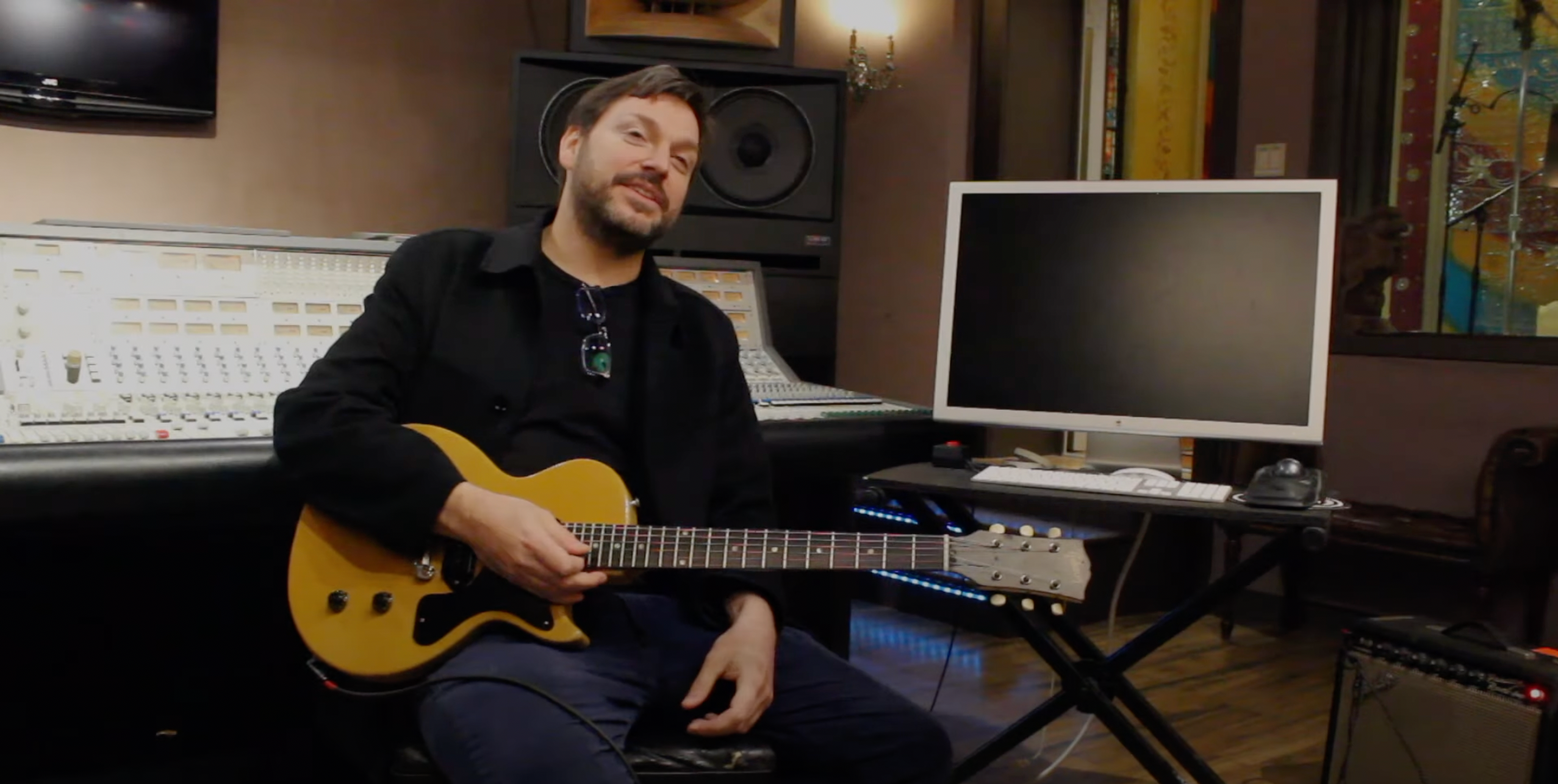 Load video: Tom Bukovac explains &quot;Stud Finder&quot; Gibson Replacement Wraparound Tailpiece