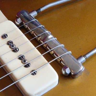Trapeze Wrap-Over Compensated Tailpiece, 1952 - 1953 Gibson Replacement Bridge (Polished Nickel) - Music City Bridge